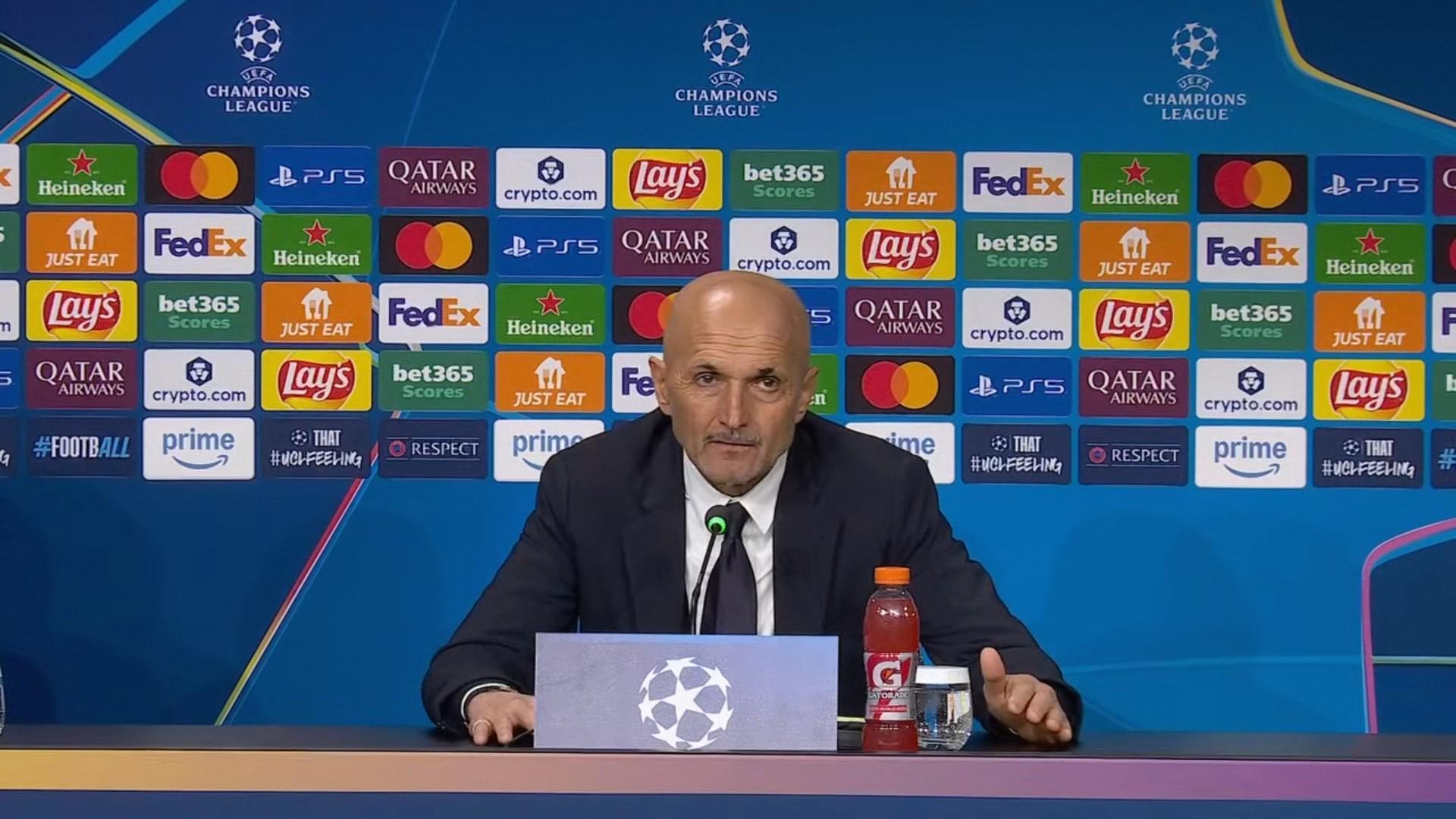 斯帕莱蒂:和球迷争执?只要有人传球失误他就喊让我换人