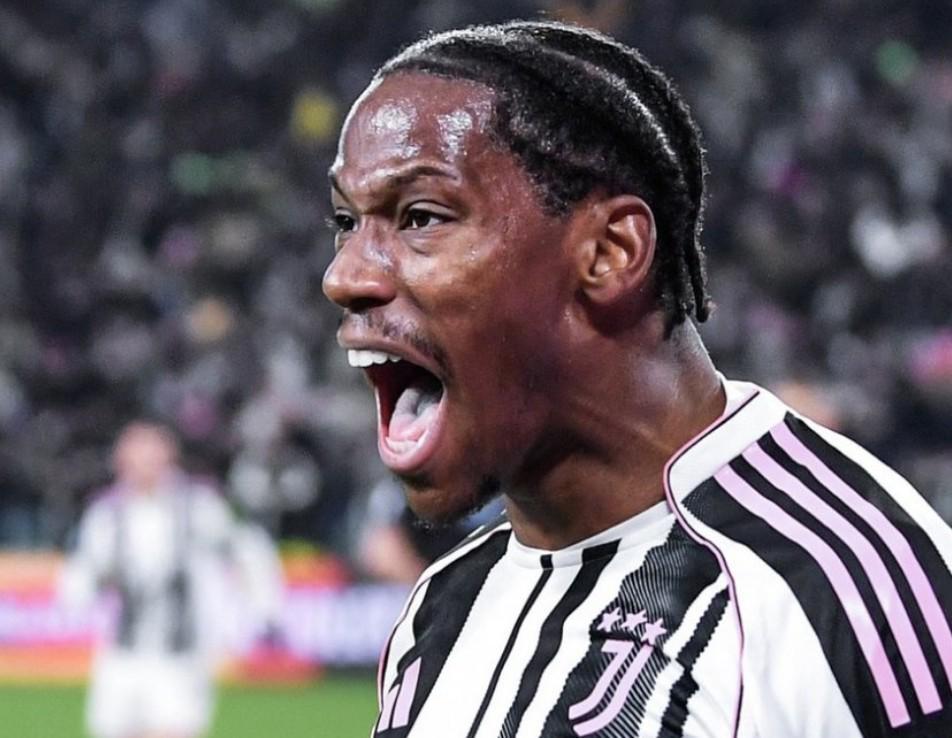 开云体育下载-罗马诺：维拉尝试过想在冬窗签戴维，但尤文立马拒绝